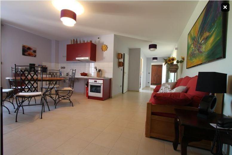 Pre En Bulles Hotel Trepail Room photo